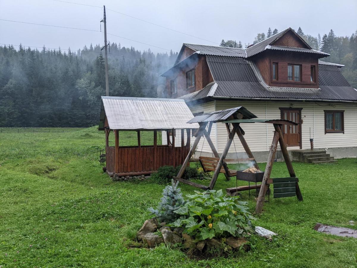 Na Hutori Hotel Татарив Екстериор снимка